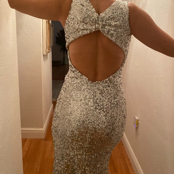 Badgley Mischka Silver Gown Size 4 - Picture 3 of 13